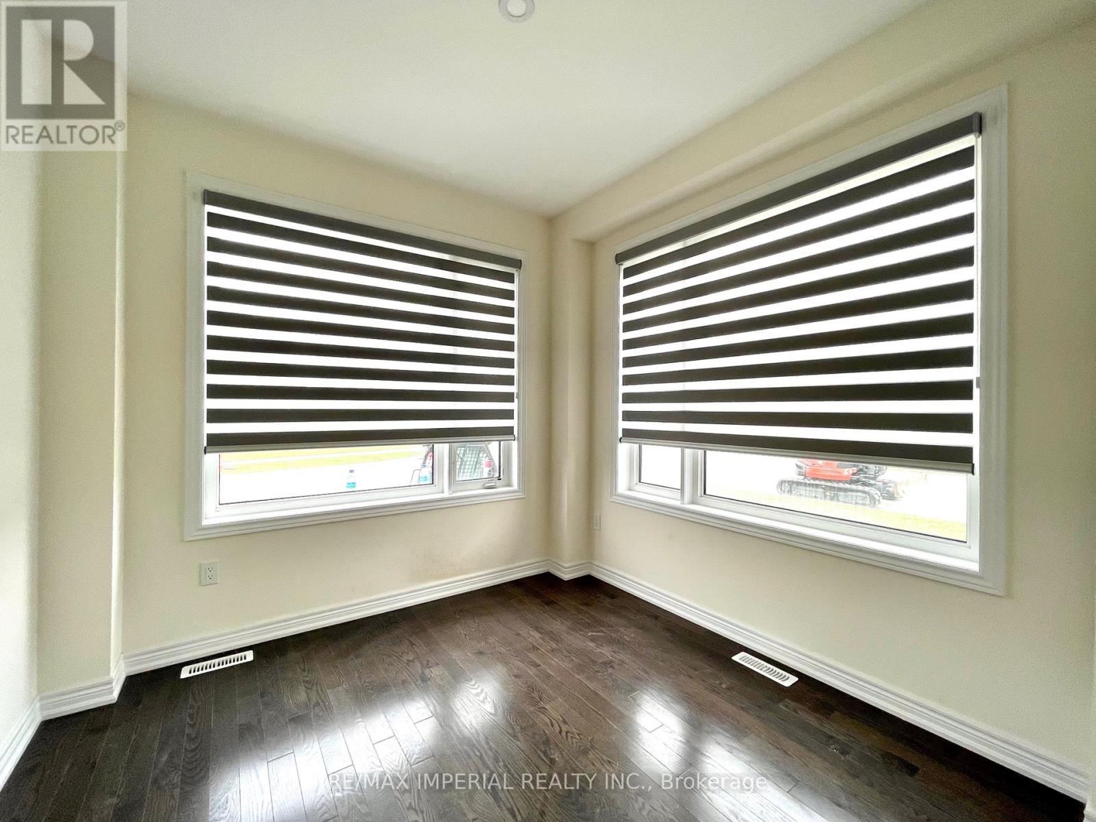 Photo 21 of 125 Wesmina Avenue, Whitchurchstouffville ON