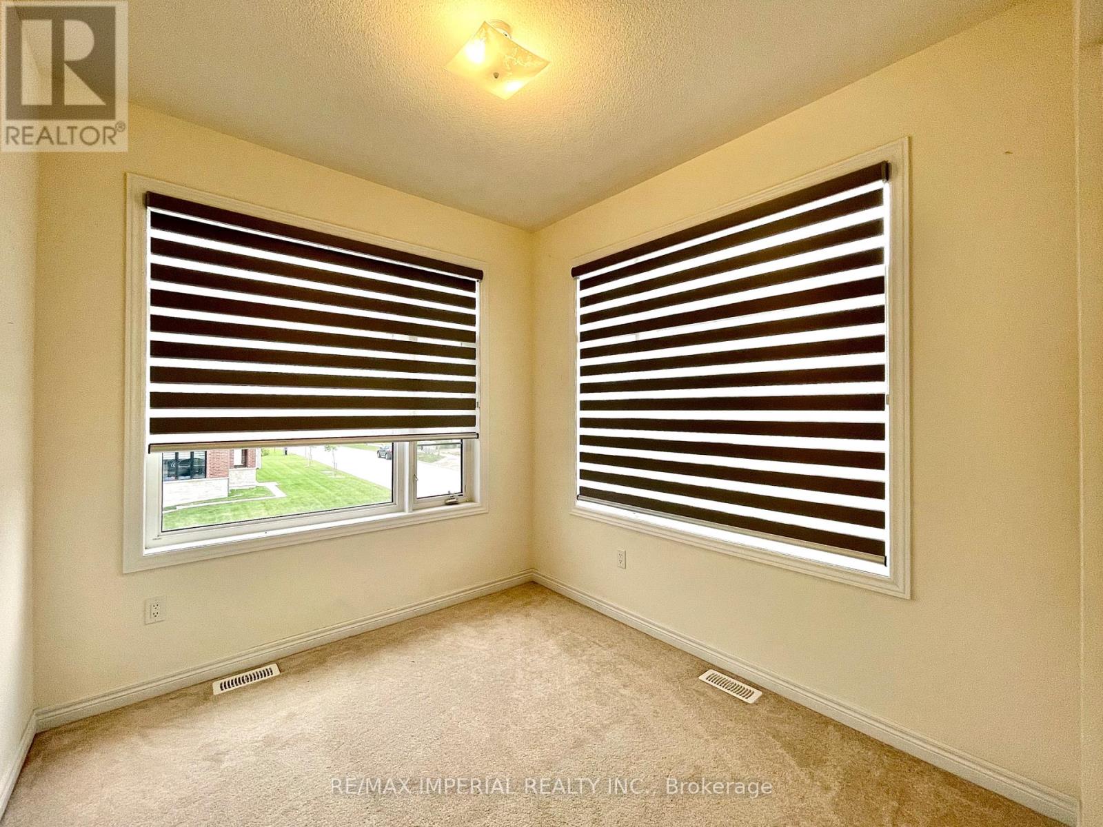 Photo 17 of 125 Wesmina Avenue, Whitchurchstouffville ON