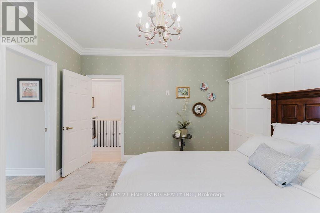 Photo 21 of 96 Wolf Creek Crescent, Vaughan ON