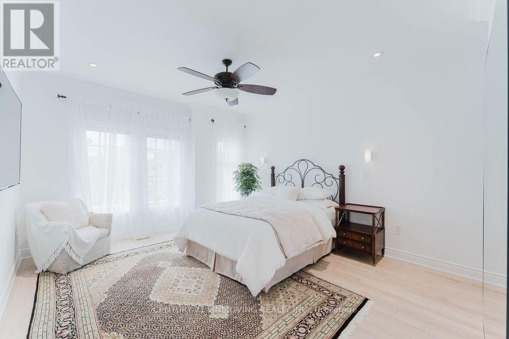 Photo 25 of 96 Wolf Creek Crescent, Vaughan ON