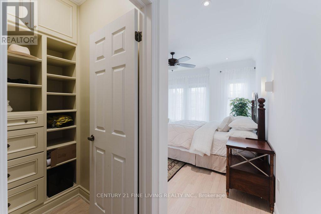 Photo 26 of 96 Wolf Creek Crescent, Vaughan ON