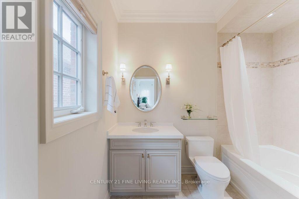 Photo 27 of 96 Wolf Creek Crescent, Vaughan ON
