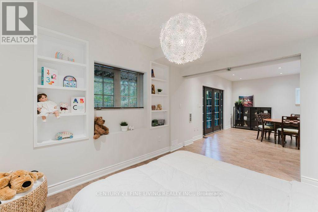 Photo 35 of 96 Wolf Creek Crescent, Vaughan ON