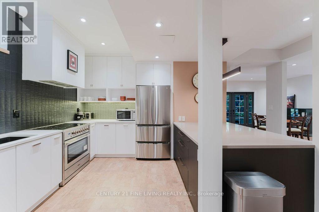 Photo 37 of 96 Wolf Creek Crescent, Vaughan ON