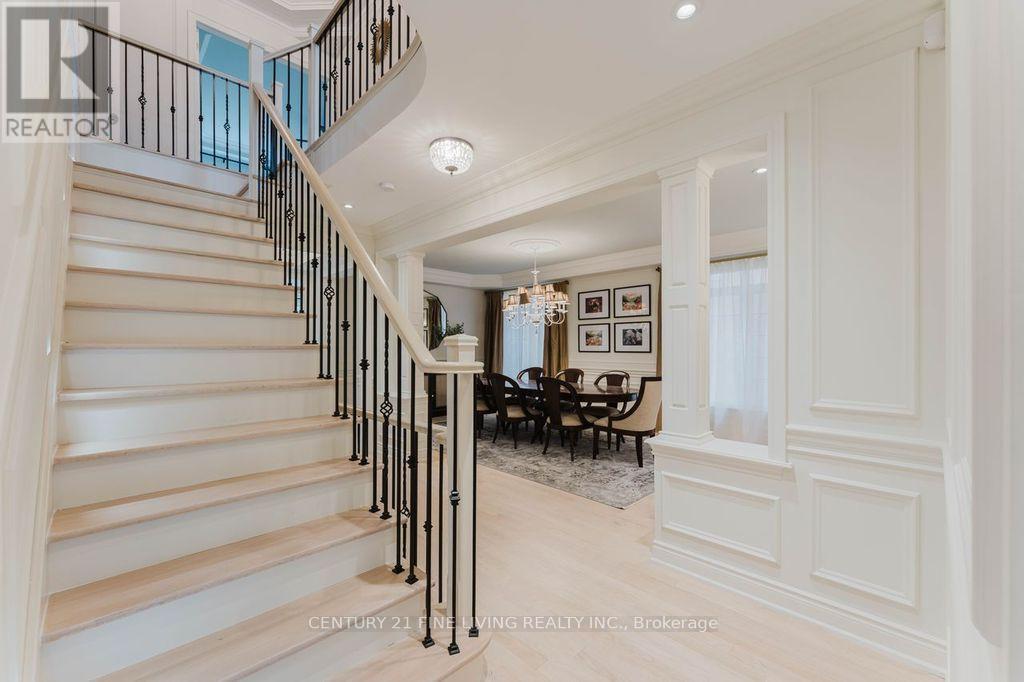 Photo 6 of 96 Wolf Creek Crescent, Vaughan ON