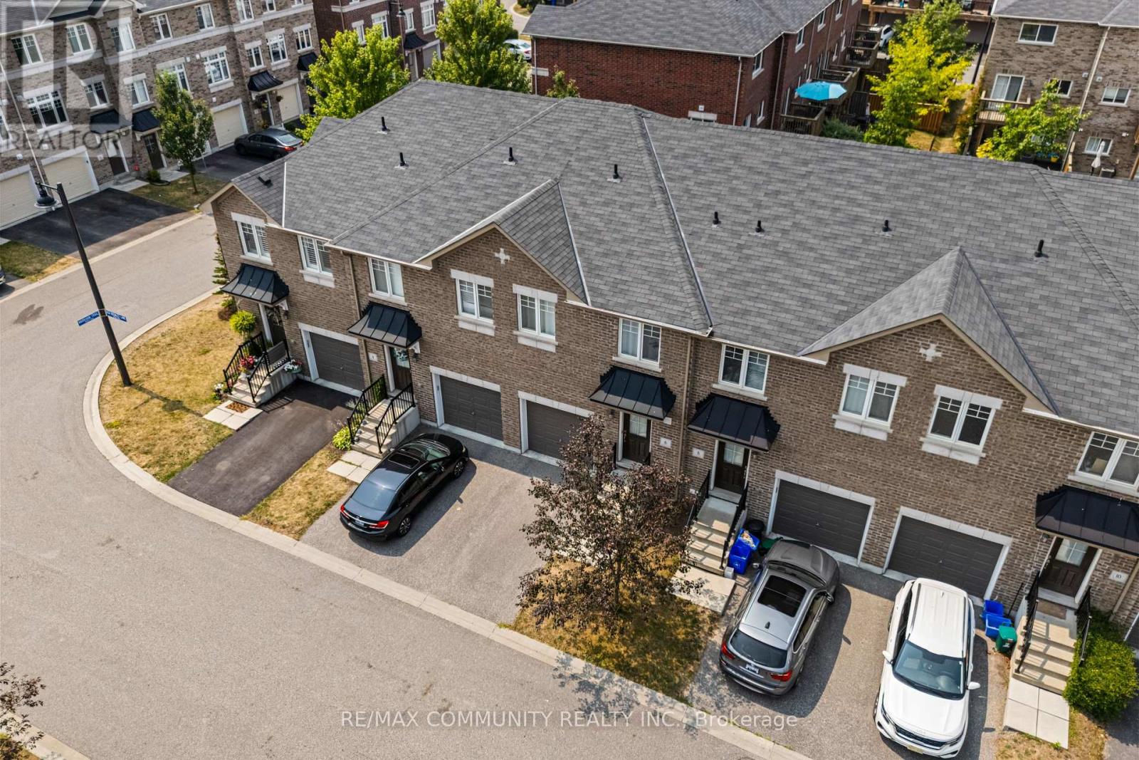 Photo 33 of 6 Ken Bromley Lane, Clarington ON
