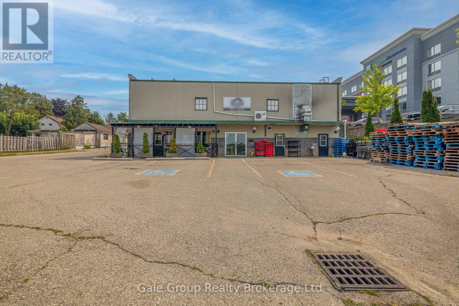 Photo 1 of 500 Norwich Avenue, Woodstock ON