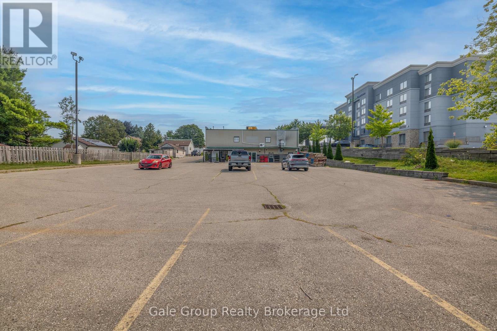 Photo 8 of 500 Norwich Avenue, Woodstock ON