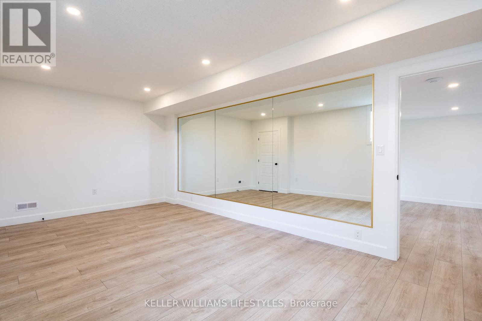 Photo 36 of 519 Warner Terrace, London North ON