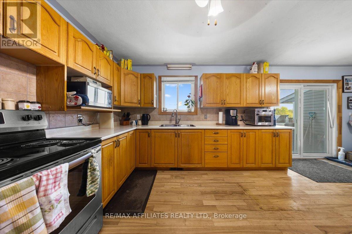Photo 6 of 229 Kitley South Elmsley Townline Road, Elizabethtownkitley ON