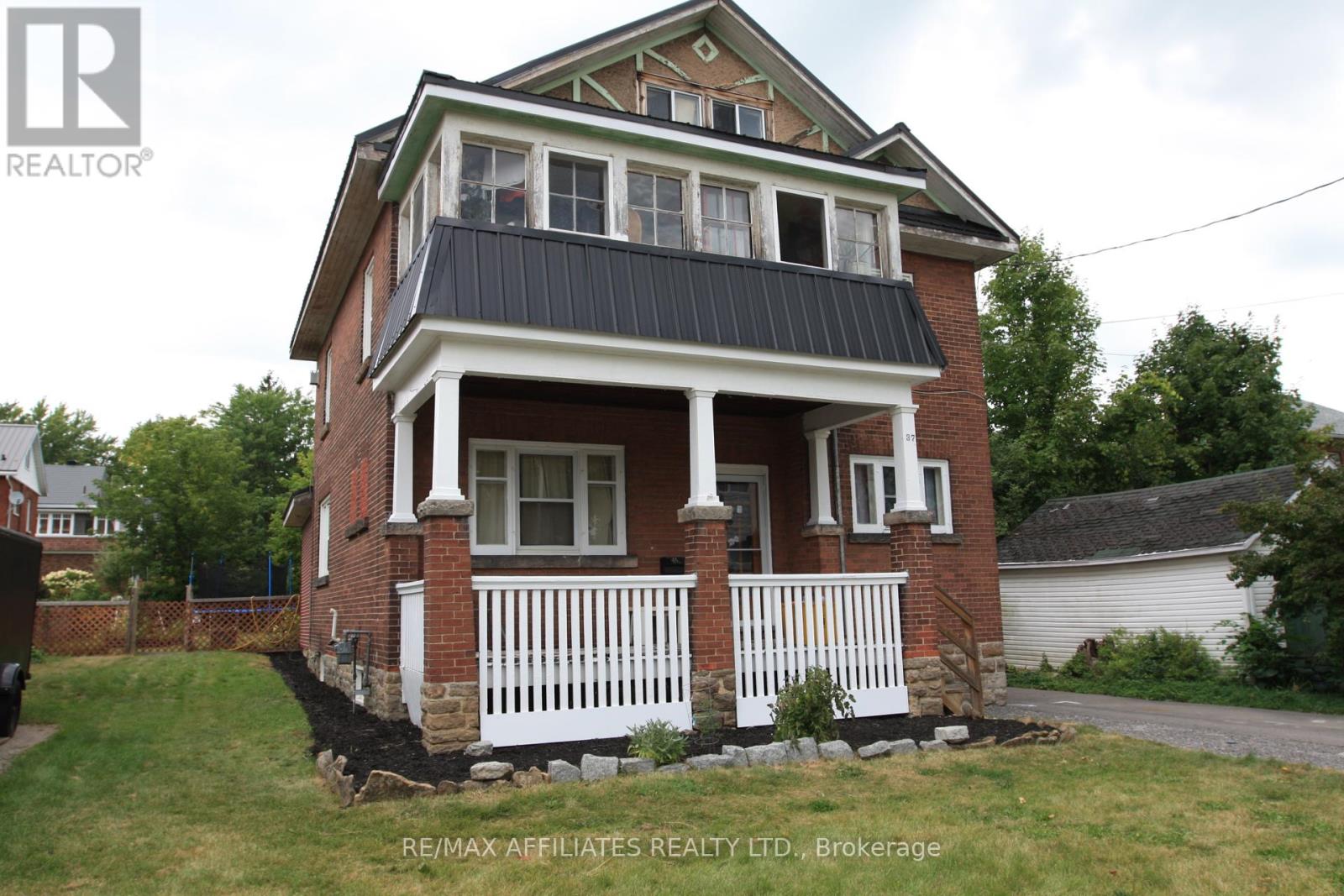 Photo 1 of 37 Mcgill Street S, Smiths Falls ON