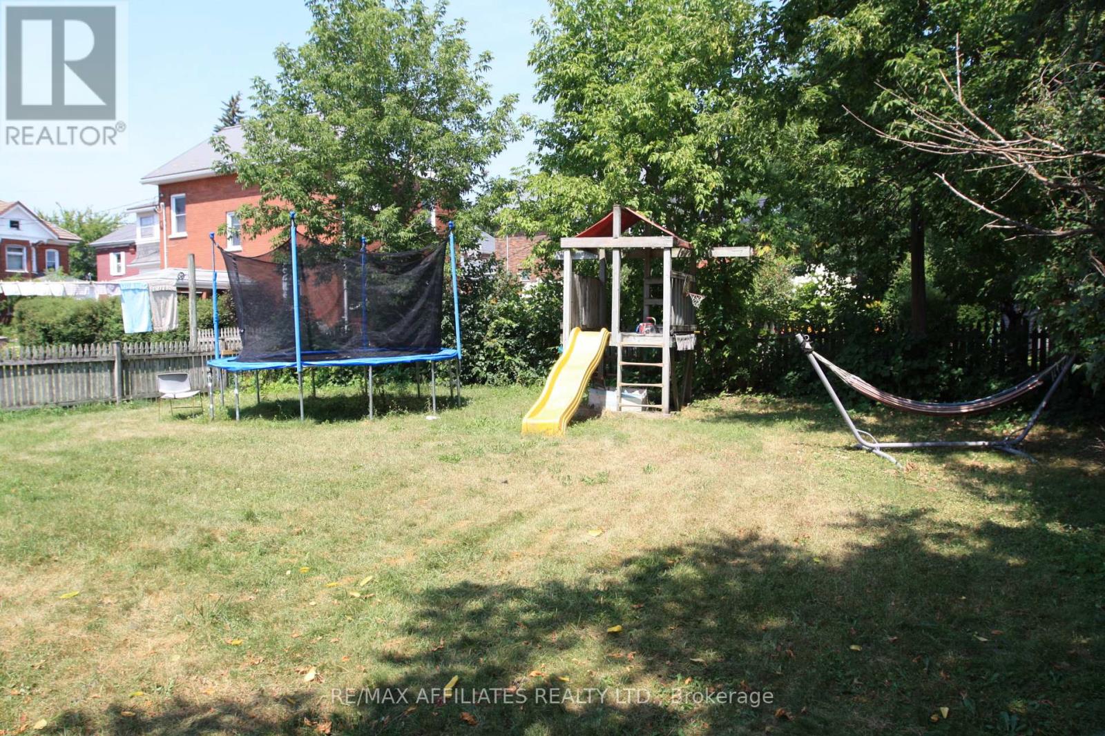 Photo 2 of 37 Mcgill Street S, Smiths Falls ON