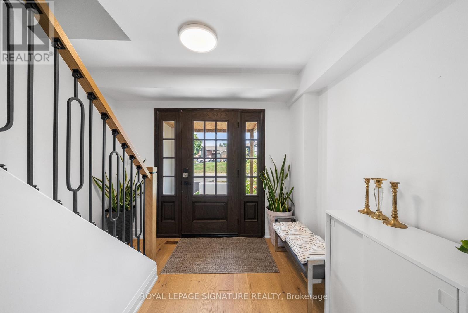 Photo 4 of 134 Ridgebank Court, Caledon ON