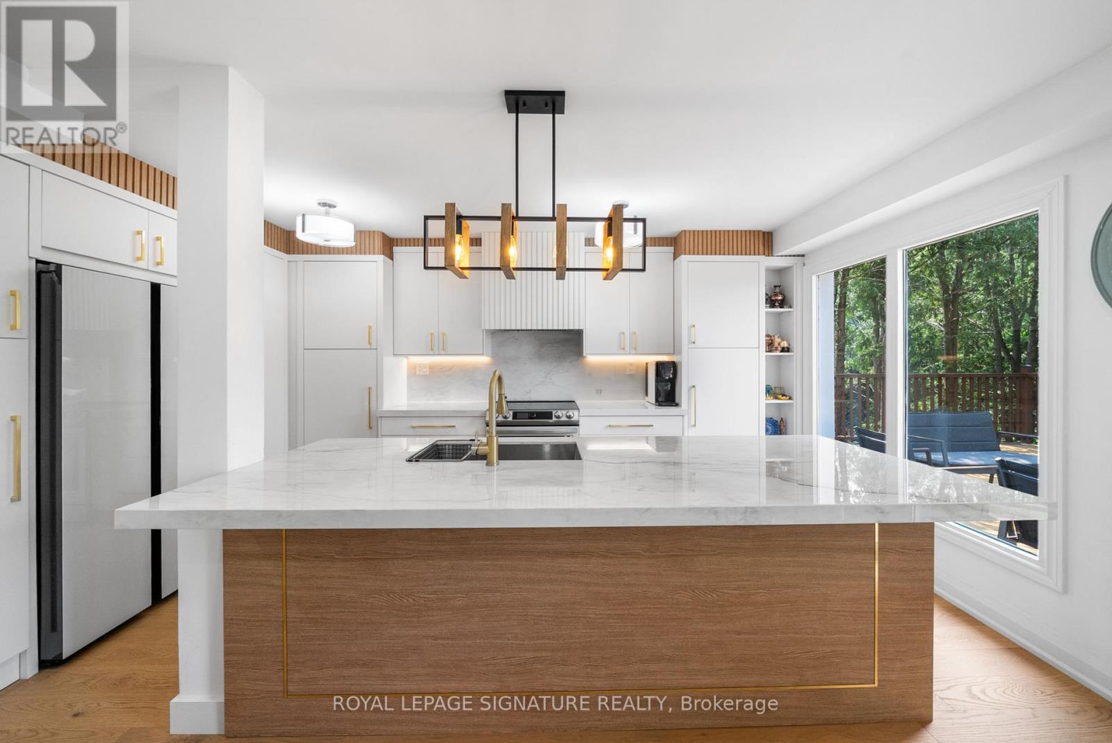 Photo 9 of 134 Ridgebank Court, Caledon ON