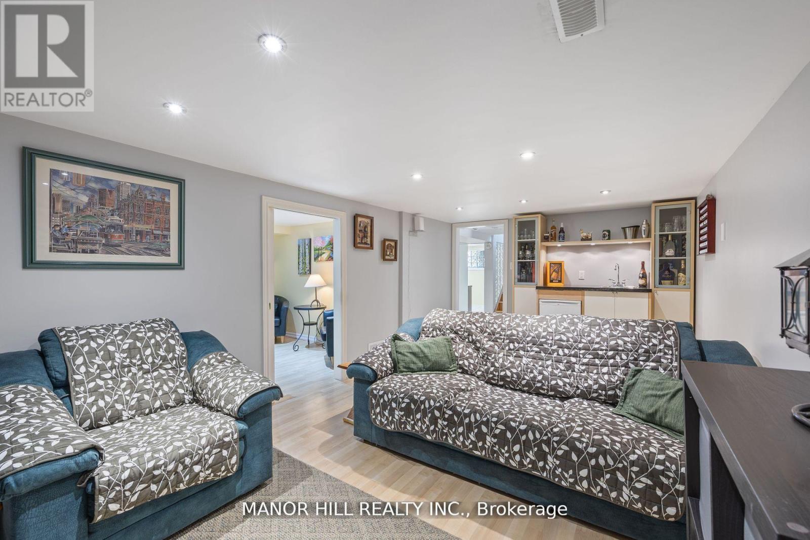 Photo 7 of 31 Chartwell Road, Toronto ON