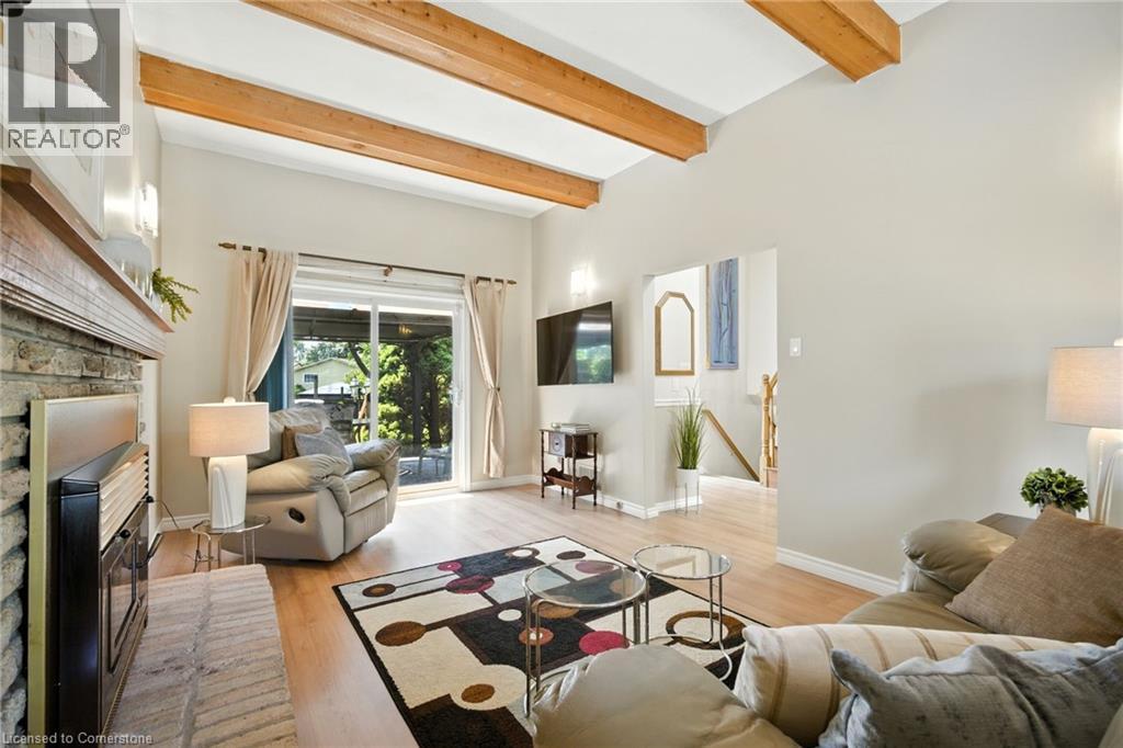 Photo 13 of 618 Empress Crescent, Burlington ON