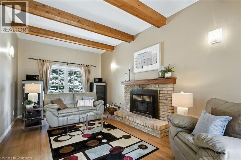 Photo 15 of 618 Empress Crescent, Burlington ON
