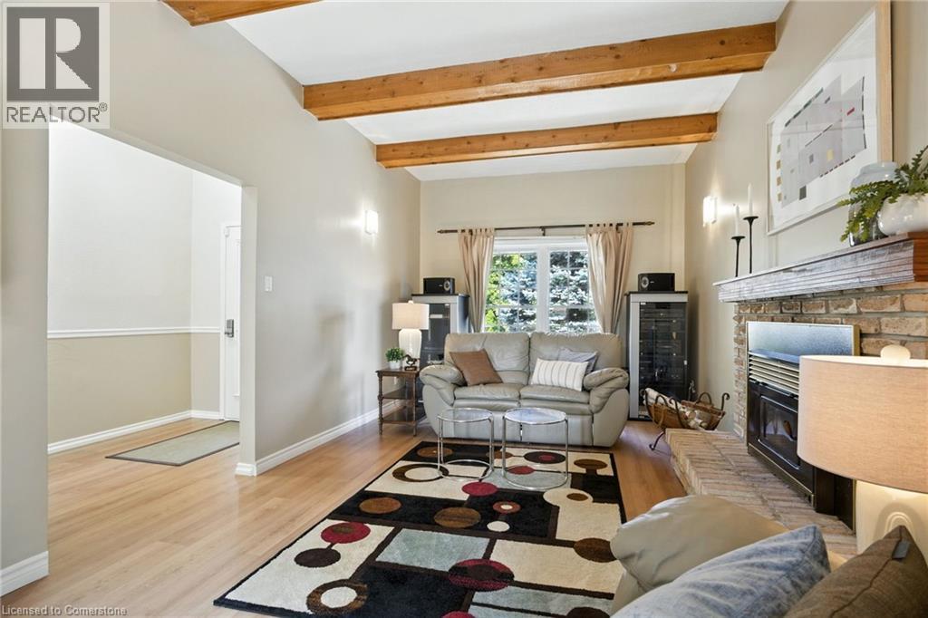 Photo 17 of 618 Empress Crescent, Burlington ON