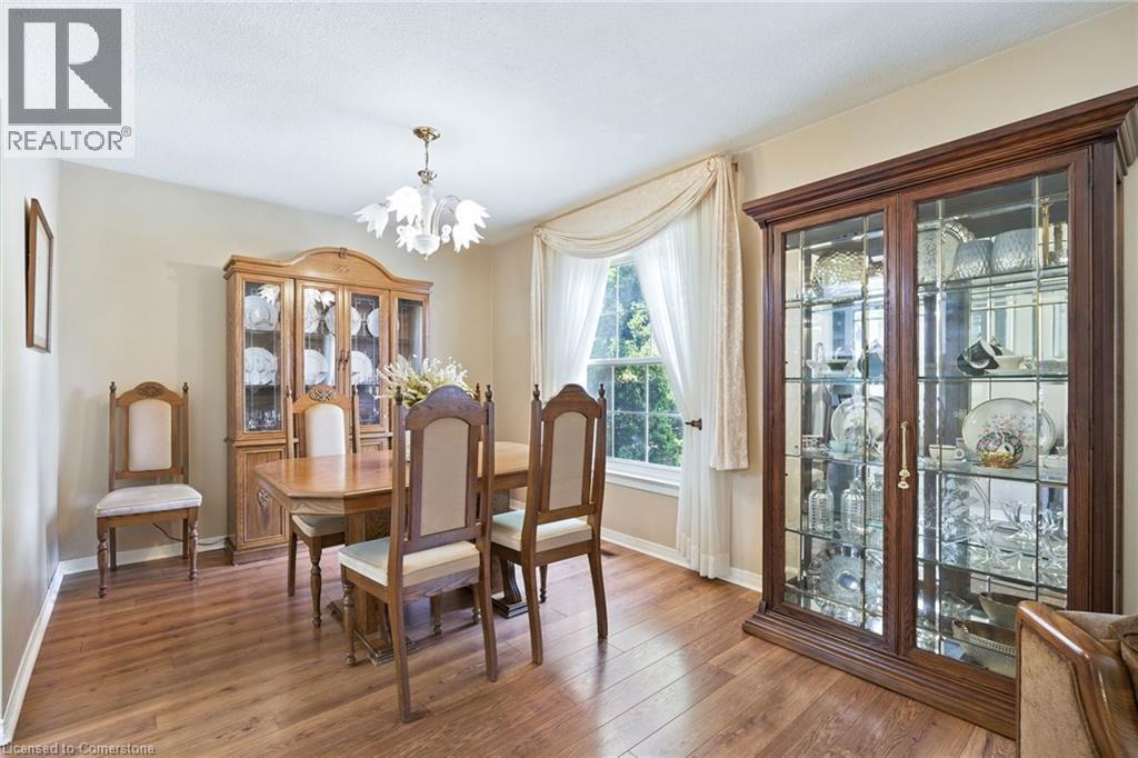 Photo 22 of 618 Empress Crescent, Burlington ON