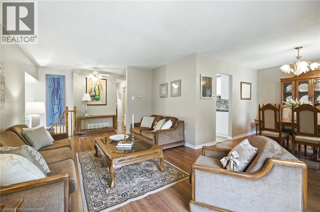 Photo 25 of 618 Empress Crescent, Burlington ON
