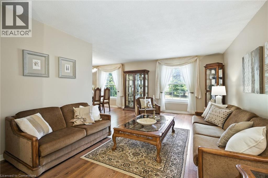 Photo 27 of 618 Empress Crescent, Burlington ON