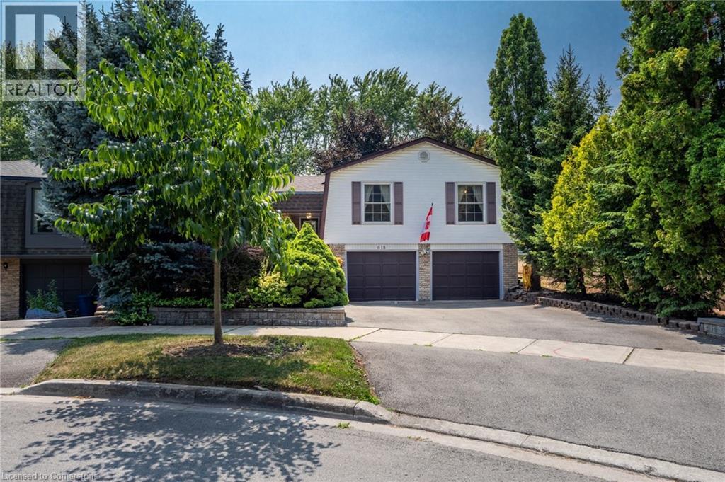 Photo 4 of 618 Empress Crescent, Burlington ON