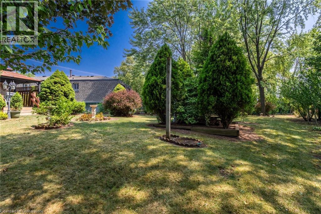 Photo 43 of 618 Empress Crescent, Burlington ON