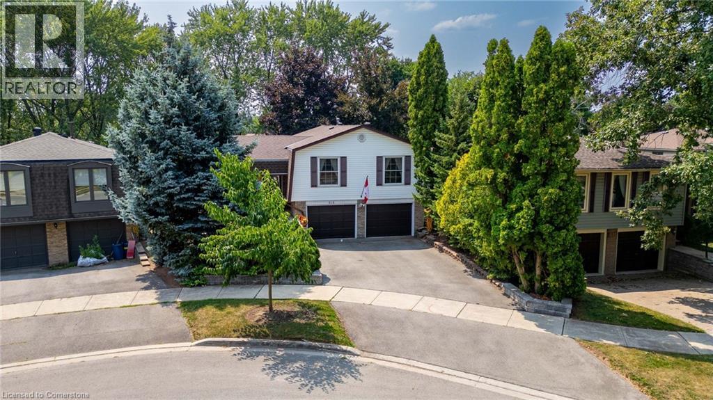 Photo 47 of 618 Empress Crescent, Burlington ON