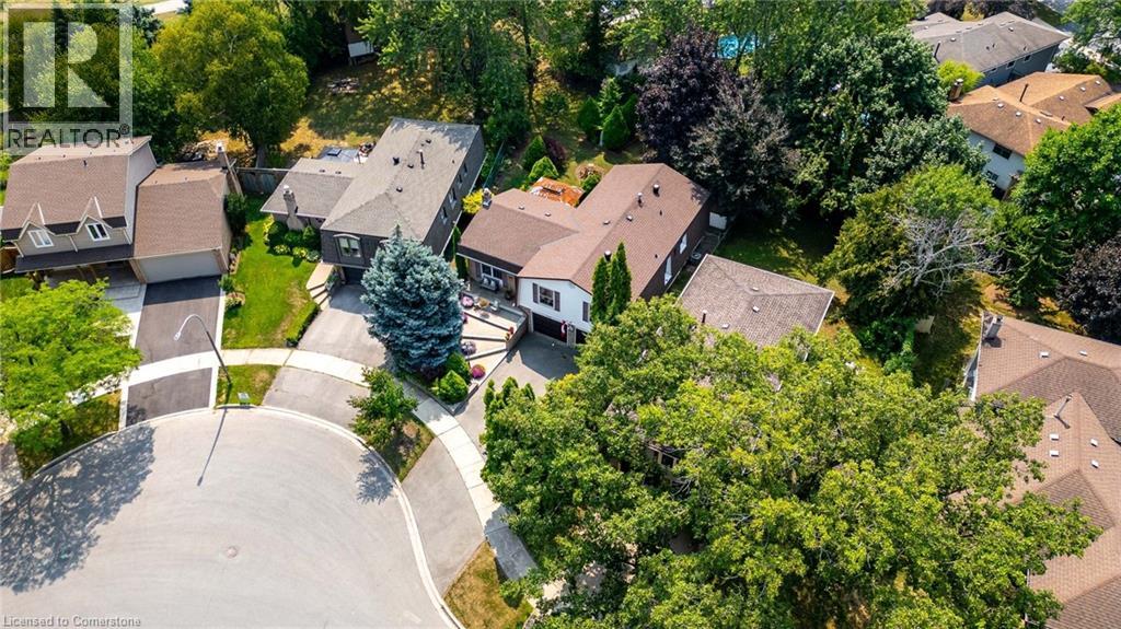 Photo 49 of 618 Empress Crescent, Burlington ON
