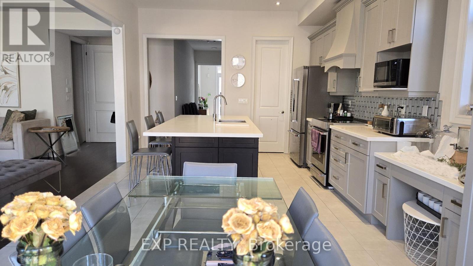Photo 11 of 3102 Millicent Avenue, Oakville ON