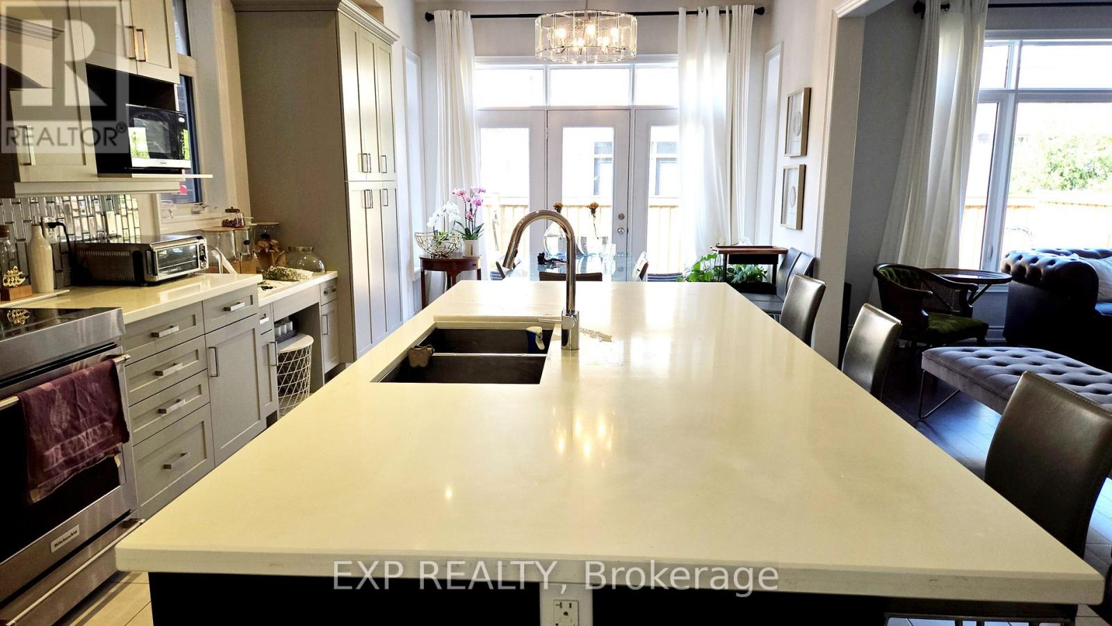 Photo 10 of 3102 Millicent Avenue, Oakville ON