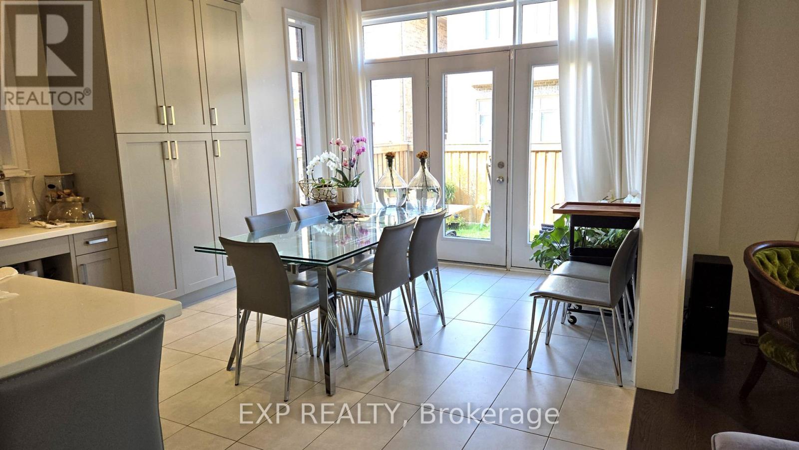 Photo 12 of 3102 Millicent Avenue, Oakville ON