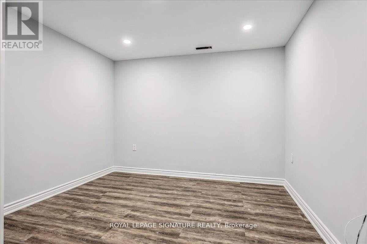 Photo 3 of 2438 Padstow Crescent, Mississauga ON