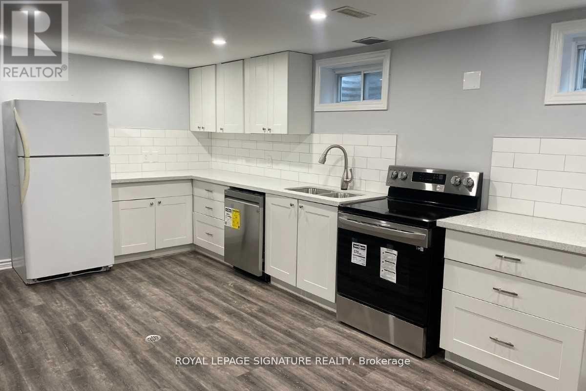 Photo 14 of 2438 Padstow Crescent, Mississauga ON