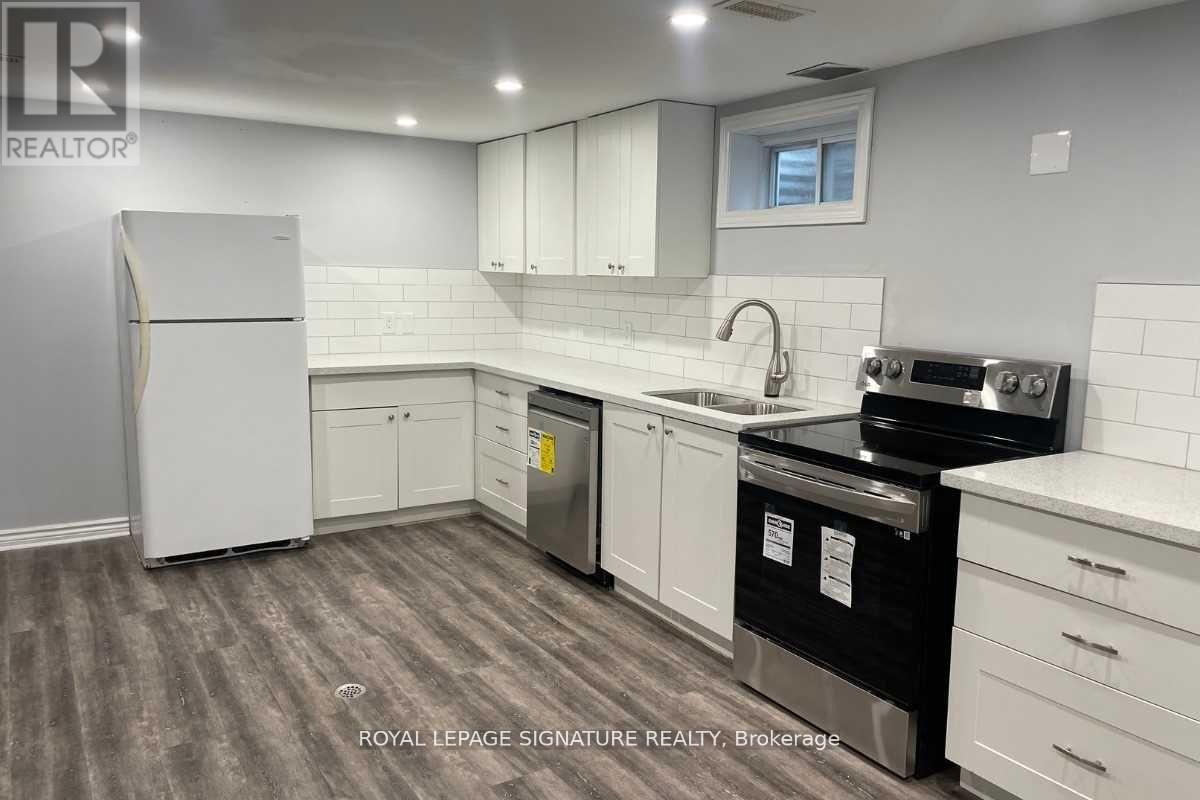 Photo 5 of 2438 Padstow Crescent, Mississauga ON