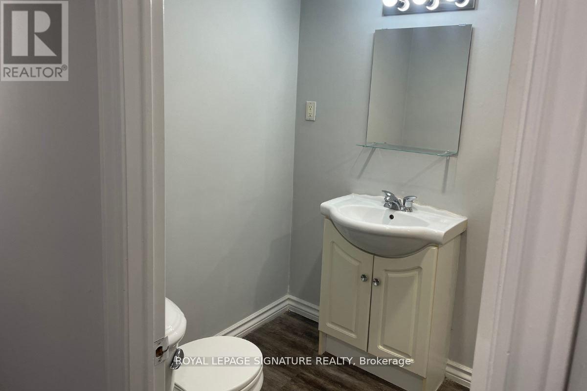 Photo 7 of 2438 Padstow Crescent, Mississauga ON