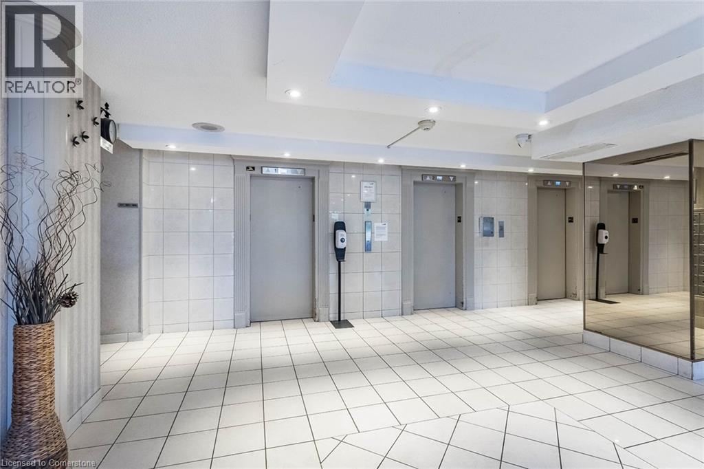 Photo 8 of 21 Knightsbridge Road Unit 602, Brampton ON