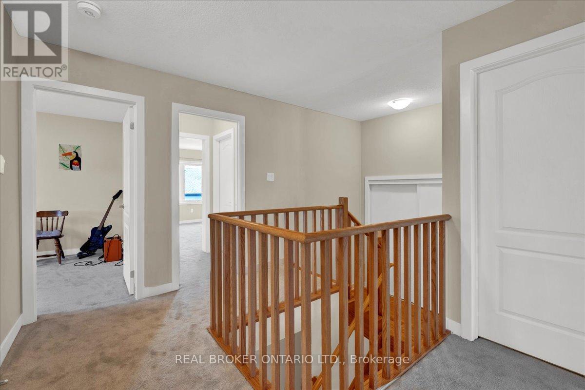 Photo 15 of 73 Stern Drive, Welland ON