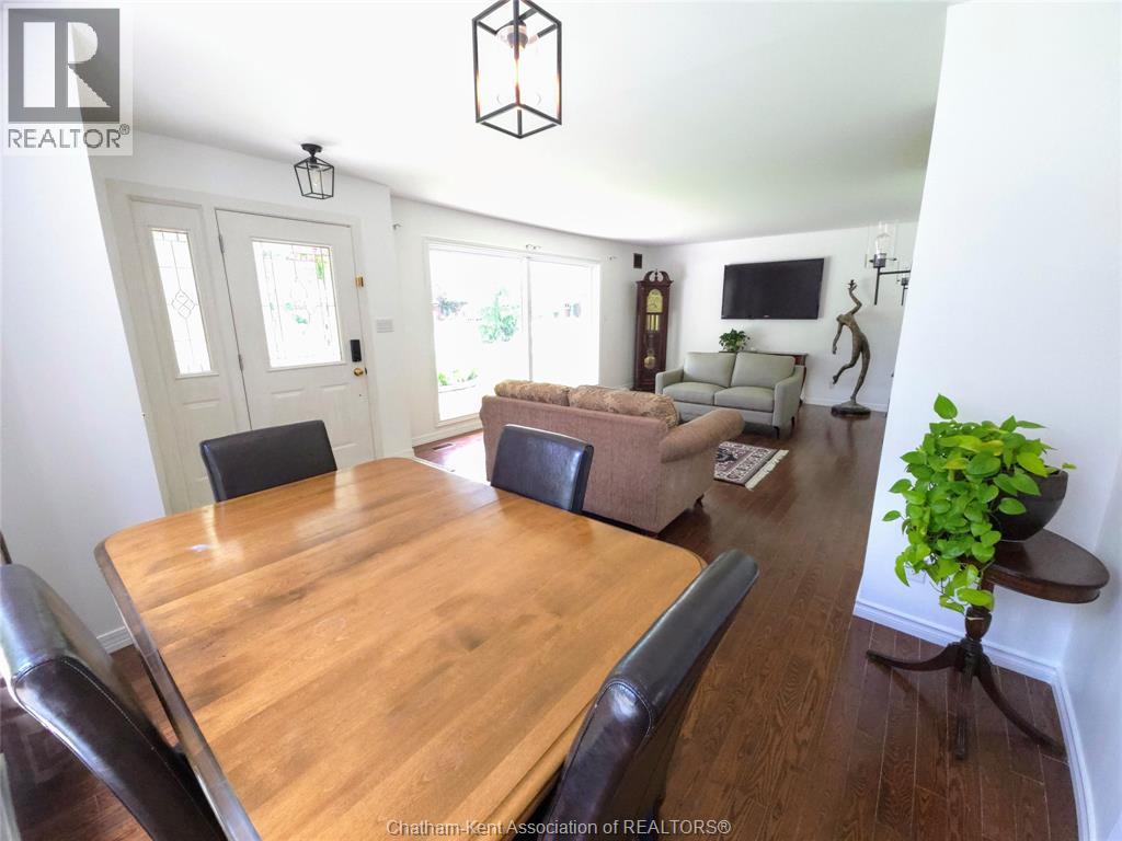 Photo 10 of 229 Elizabeth Street, Chatham ON