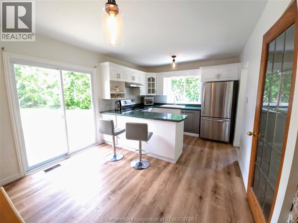 Photo 11 of 229 Elizabeth Street, Chatham ON