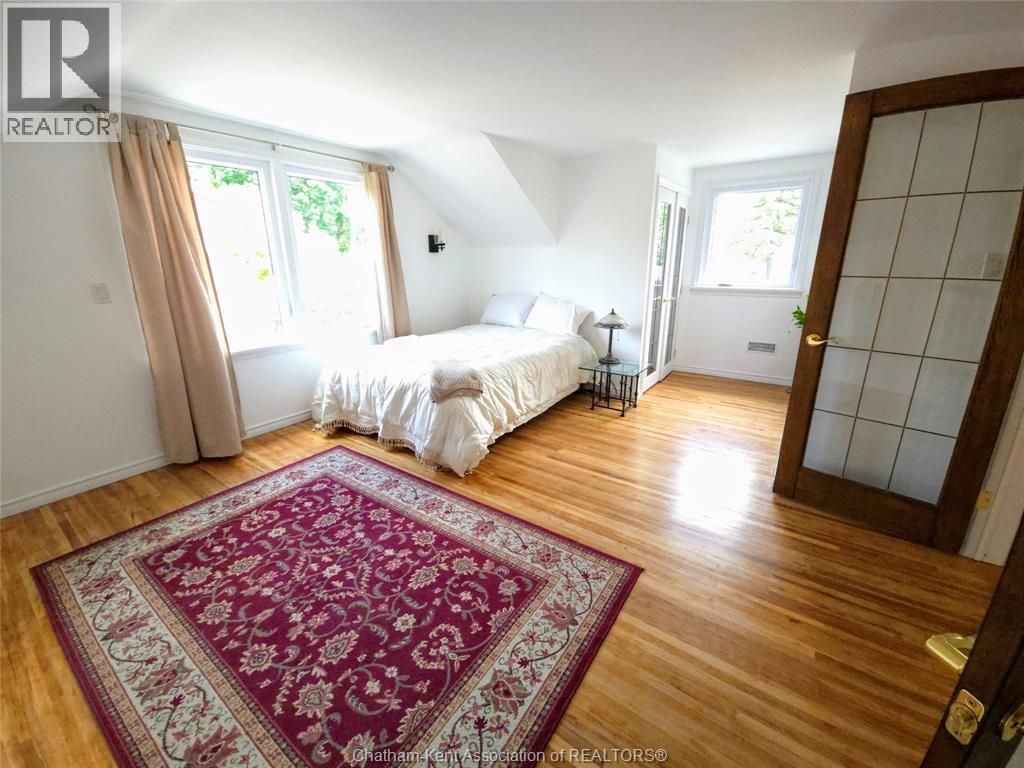 Photo 26 of 229 Elizabeth Street, Chatham ON