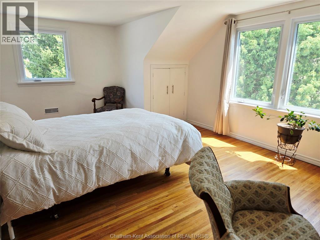 Photo 29 of 229 Elizabeth Street, Chatham ON