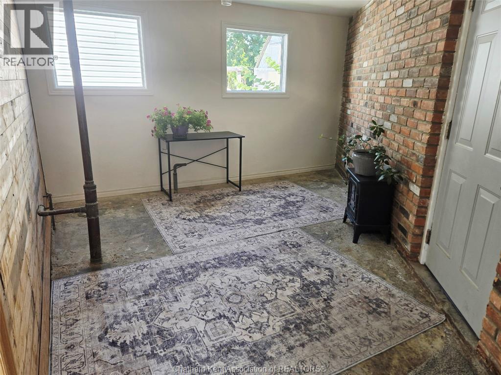 Photo 34 of 229 Elizabeth Street, Chatham ON