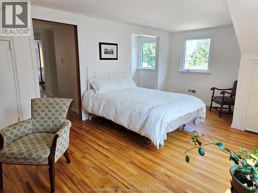 Photo 28 of 229 Elizabeth Street, Chatham ON