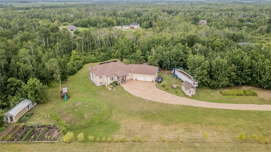 Photo 31 of 40 Quarry Ridge, Steinbach MB