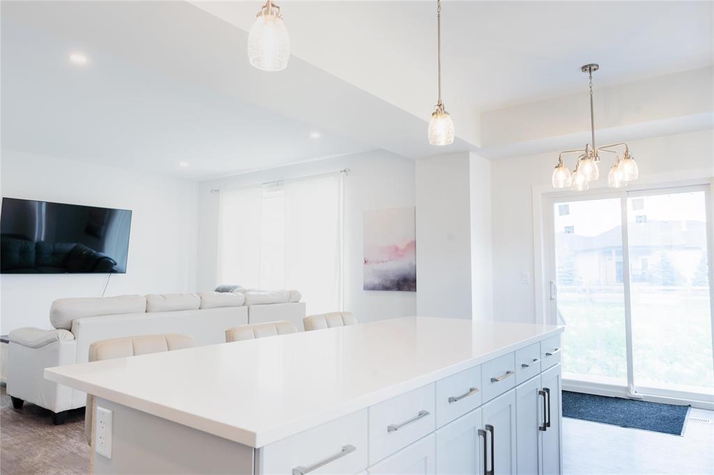 Photo 15 of 133 Blackbird Way, Grande Pointe MB