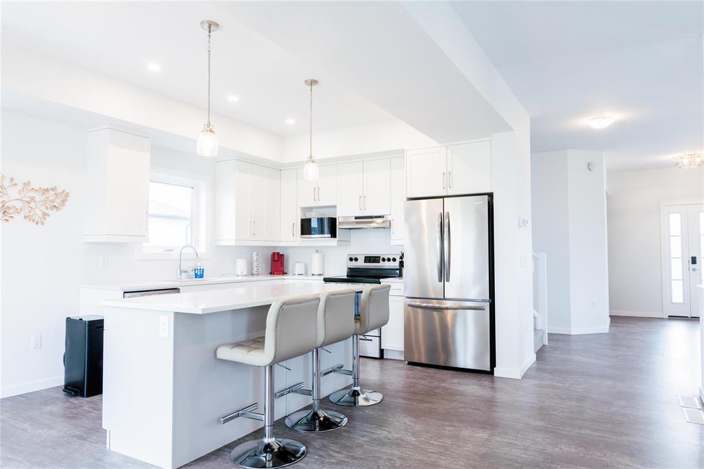 Photo 4 of 133 Blackbird Way, Grande Pointe MB