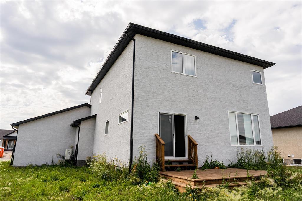 Photo 41 of 133 Blackbird Way, Grande Pointe MB