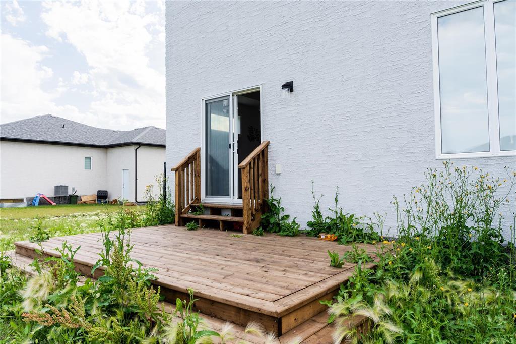 Photo 42 of 133 Blackbird Way, Grande Pointe MB