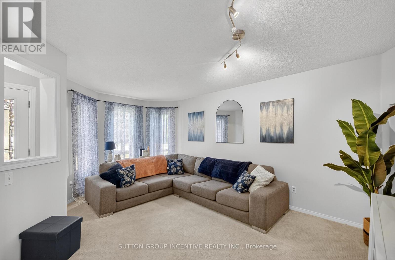 Photo 6 of 1301 Forest Street, Innisfil ON